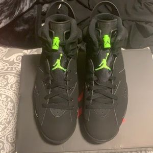 Brand new Electric Green Jordan 6 for sale. Size 9.5